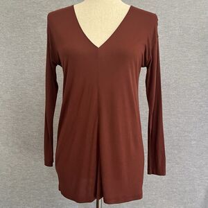 Vince Top Lightweight Cozy Top Womens XS V Neck Minimalist Quiet Luxury Capsule